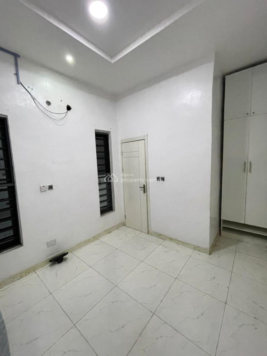 Spacious Room Downstairs in a Shared Apartment, Lekki County Homes, Ikota, Lekki, Lagos, Flat / Apartment for Rent