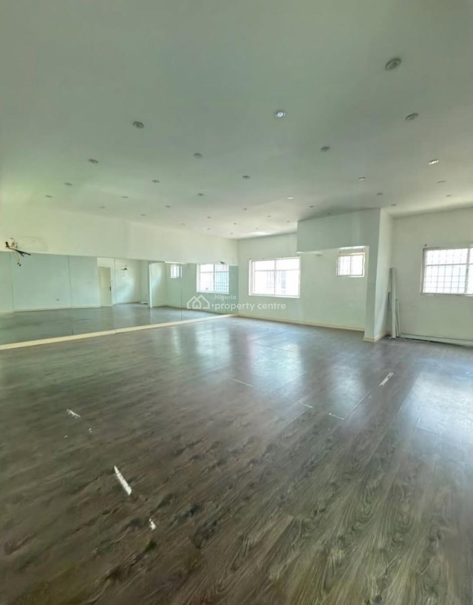 𝐌𝐀𝐈𝐍𝐓𝐀𝐈𝐍𝐄𝐃 4 𝐁𝐄𝐃𝐑𝐎𝐎𝐌 𝐓𝐄𝐑𝐑𝐀𝐂𝐄 𝐃𝐔𝐏𝐋𝐄, Lekki Phase 1, Lekki, Lagos, Terraced Duplex for Rent