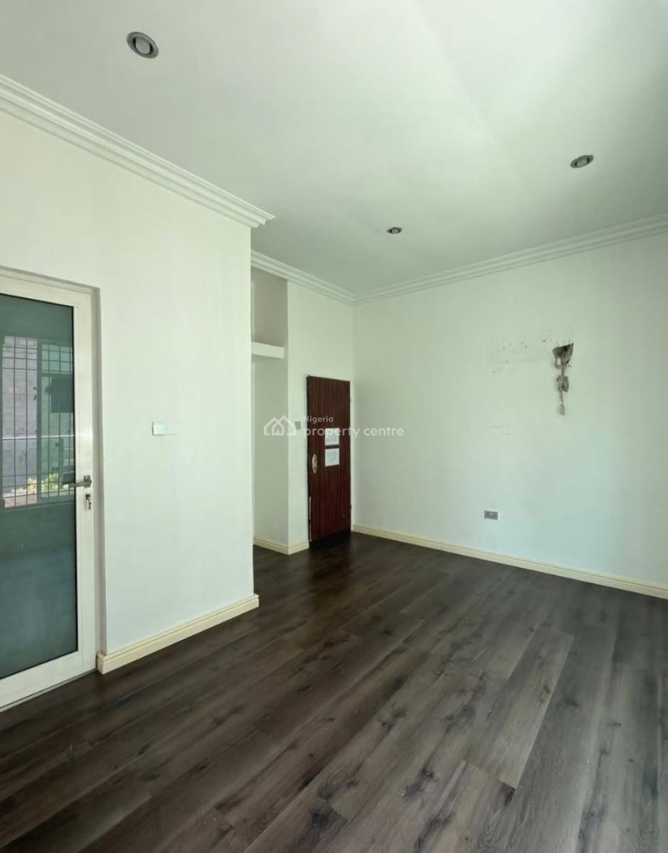 𝐌𝐀𝐈𝐍𝐓𝐀𝐈𝐍𝐄𝐃 4 𝐁𝐄𝐃𝐑𝐎𝐎𝐌 𝐓𝐄𝐑𝐑𝐀𝐂𝐄 𝐃𝐔𝐏𝐋𝐄, Lekki Phase 1, Lekki, Lagos, Terraced Duplex for Rent