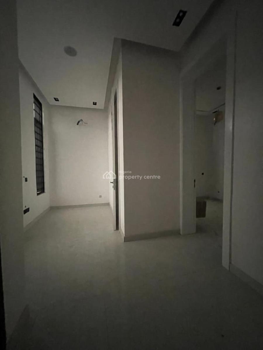 Spacious  6 Bedroom Fully  Detached Duplex, Osapa, Lekki, Lagos, Detached Duplex for Sale