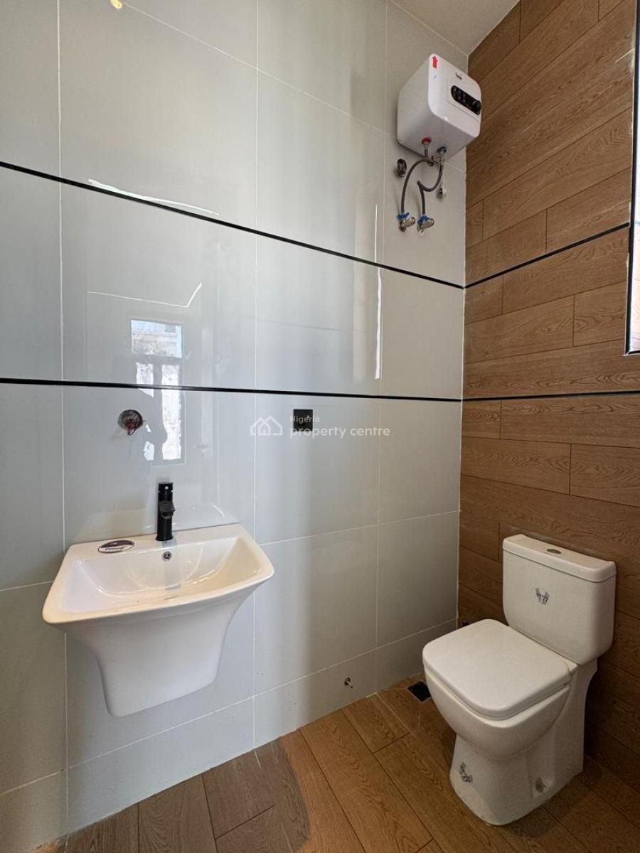 Stunning  5  Bedroom with a Swimming Pool, Orchid Road, Lekki, Lagos, Detached Duplex for Sale