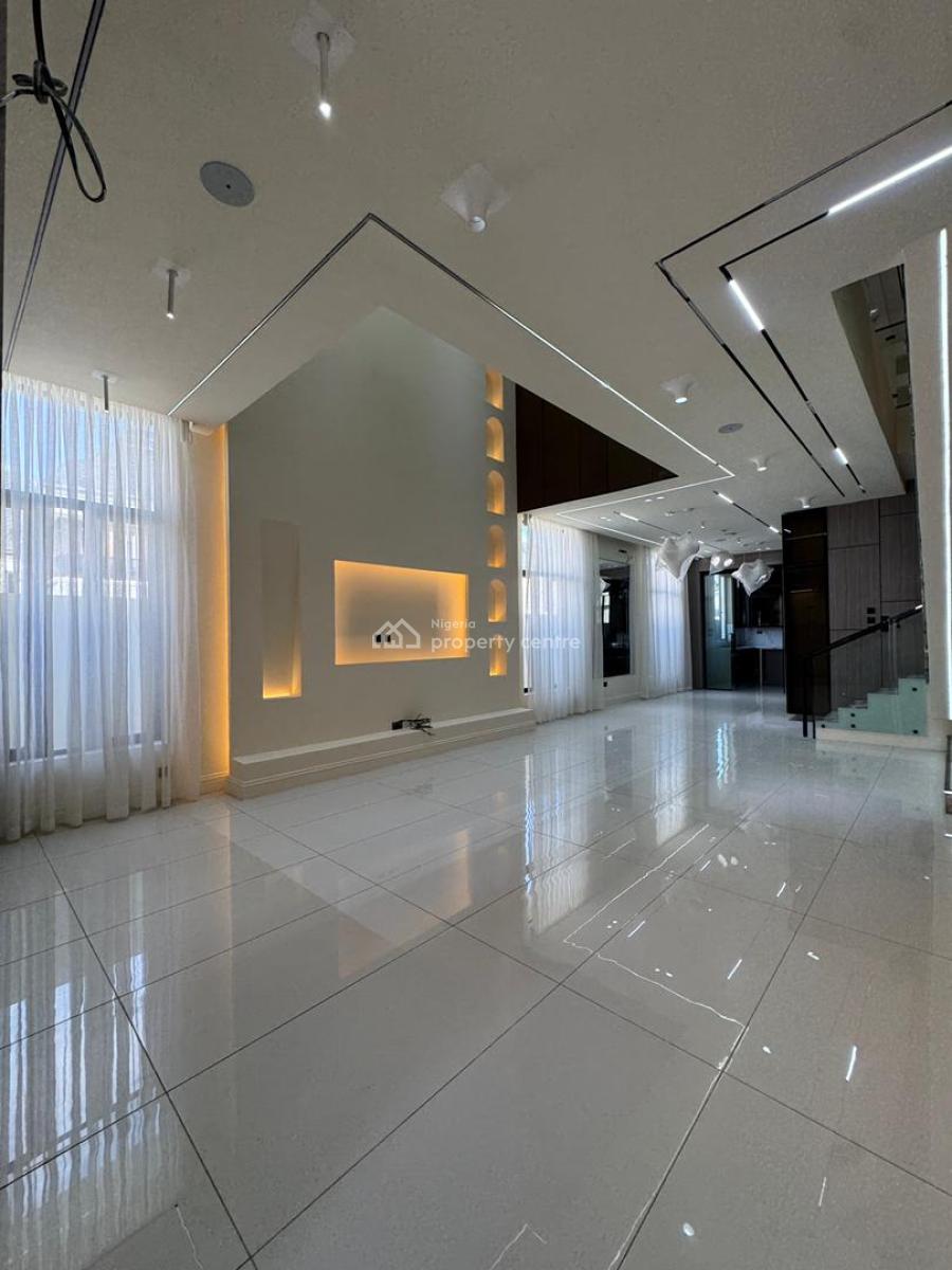 Stunning  5  Bedroom with a Swimming Pool, Orchid Road, Lekki, Lagos, Detached Duplex for Sale
