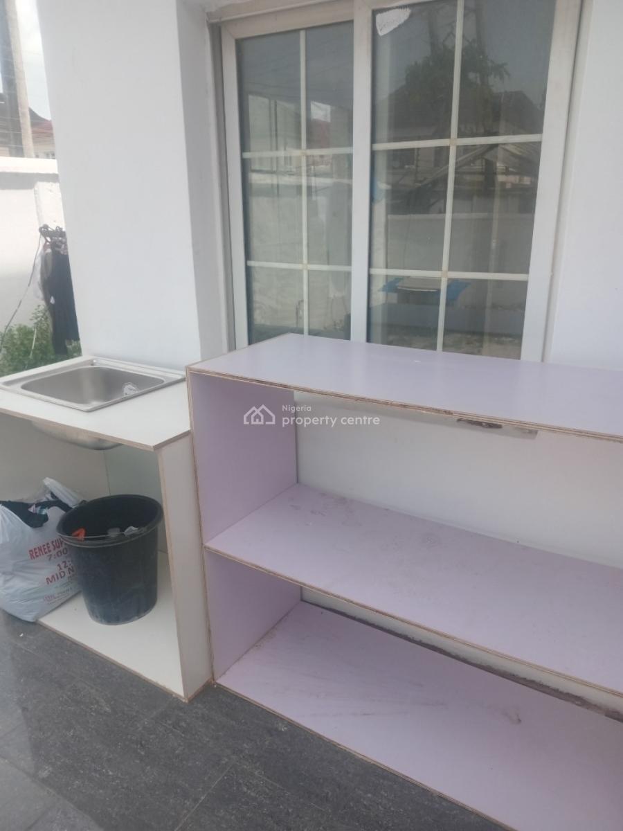 a Bq Apartment with Studio Kitchen, Chevron Drive, Carlton Gate Estate, Lekki, Lagos, Self Contain (single Rooms) for Rent