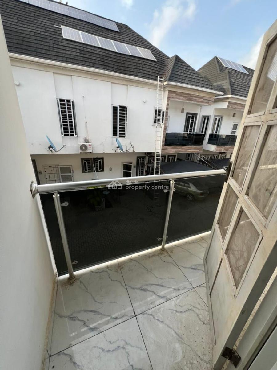 Spacious Masters Bedroom Upstairs, Van Daniels Orchid, Lekki, Lagos, Flat / Apartment for Rent