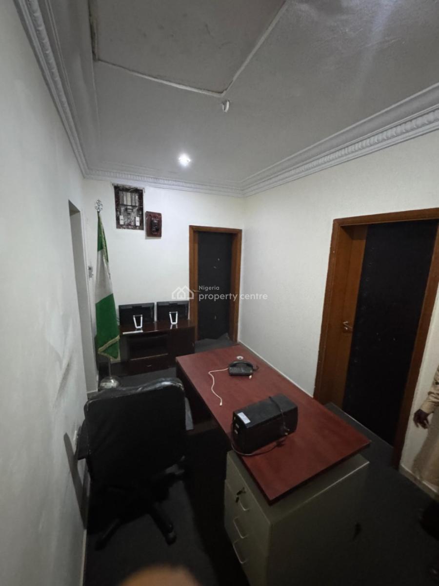 Spacious 6 Bedroom Duplex with 3 Bedroom Guest Chalet Asokoro, Asokoro District, Abuja, Detached Duplex for Rent