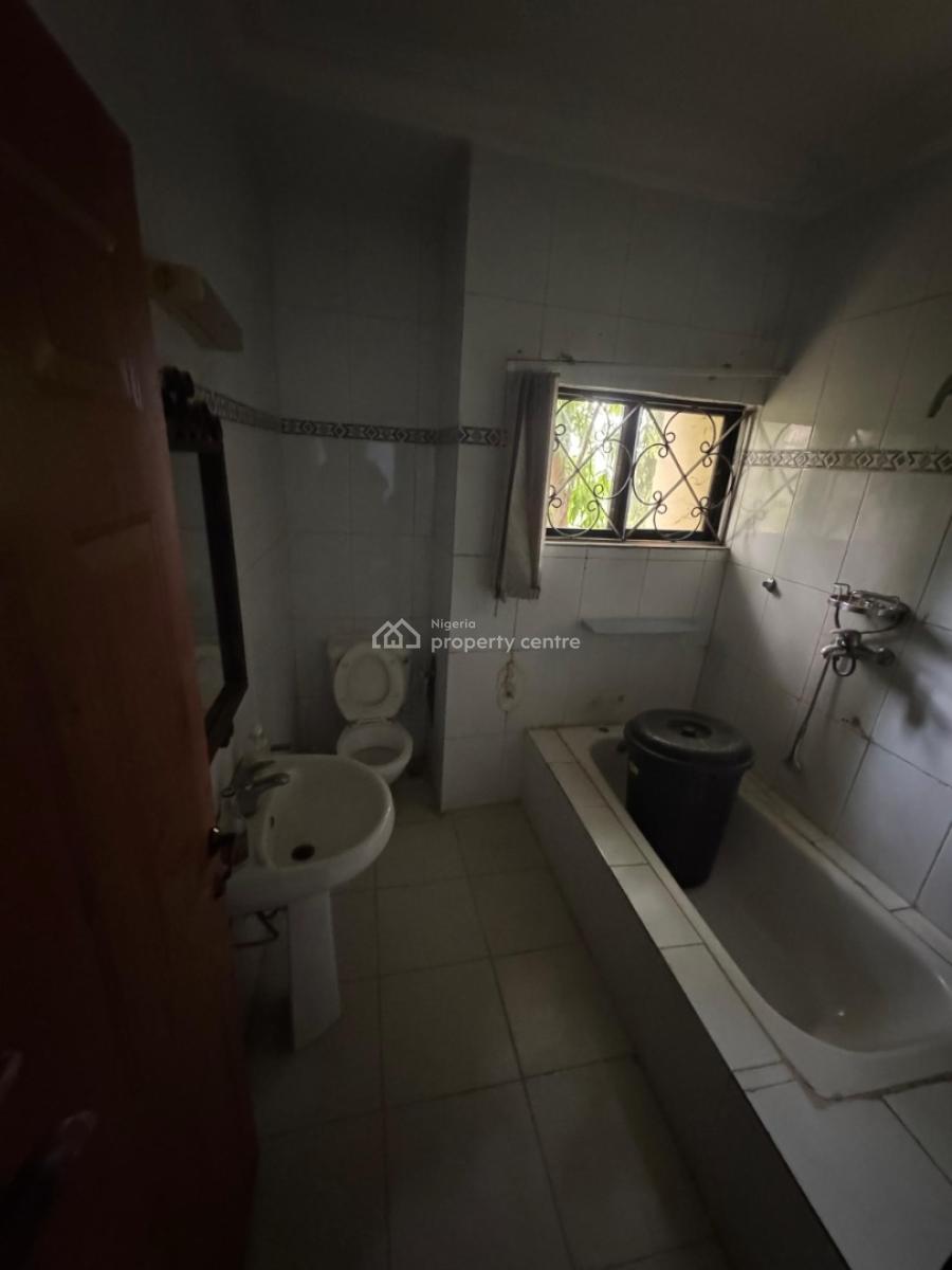 Spacious 6 Bedroom Duplex with 3 Bedroom Guest Chalet Asokoro, Asokoro District, Abuja, Detached Duplex for Rent