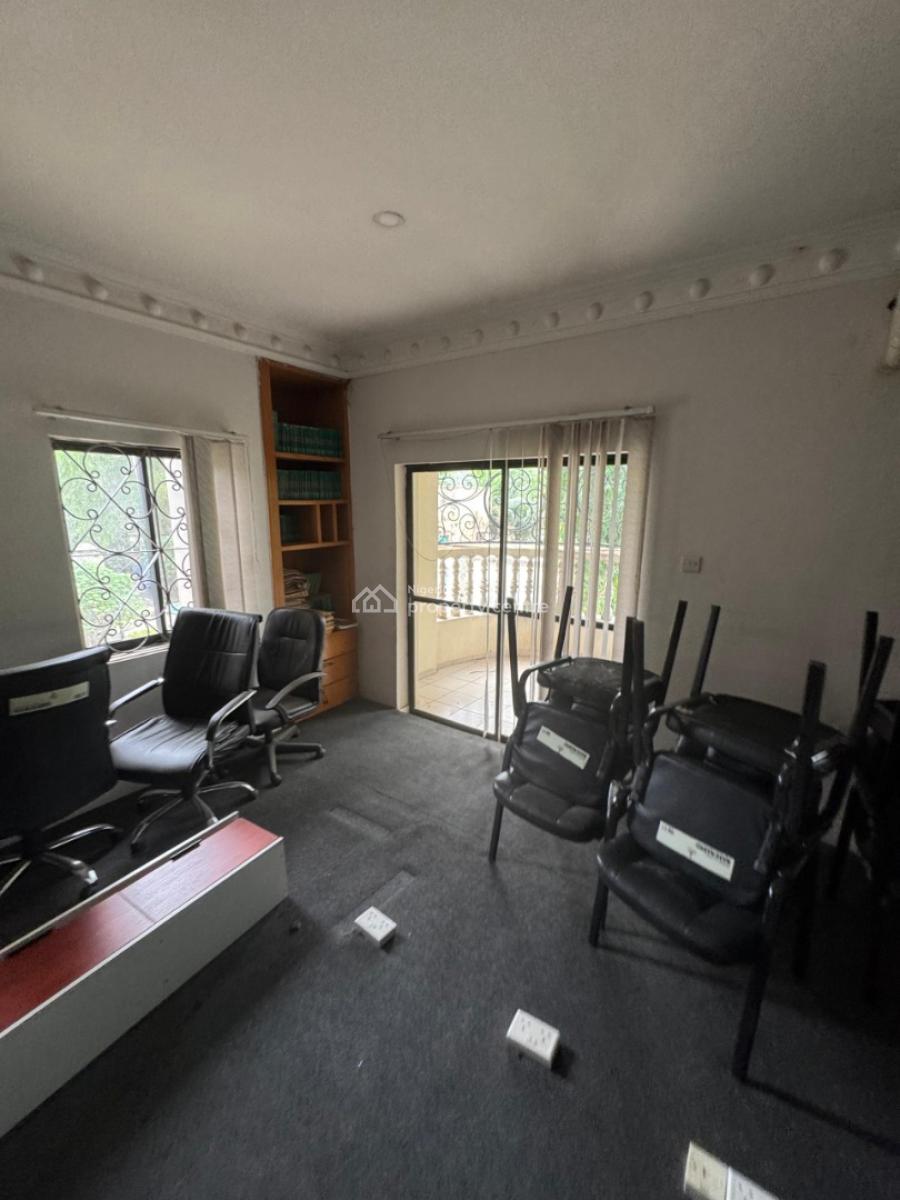 Spacious 6 Bedroom Duplex with 3 Bedroom Guest Chalet Asokoro, Asokoro District, Abuja, Detached Duplex for Rent