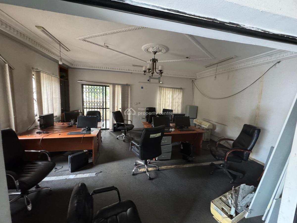 Spacious 6 Bedroom Duplex with 3 Bedroom Guest Chalet Asokoro, Asokoro District, Abuja, Detached Duplex for Rent