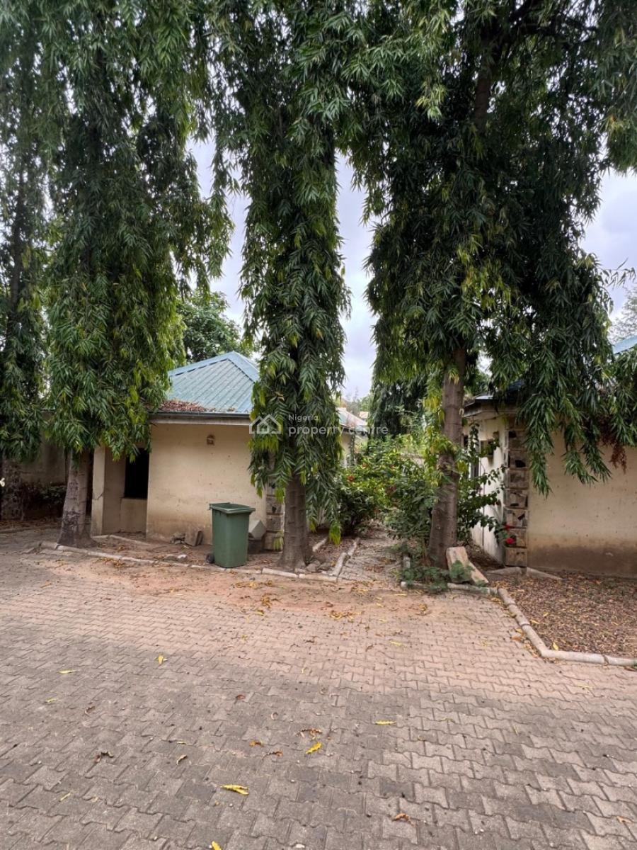 Spacious 6 Bedroom Duplex with 3 Bedroom Guest Chalet Asokoro, Asokoro District, Abuja, Detached Duplex for Rent
