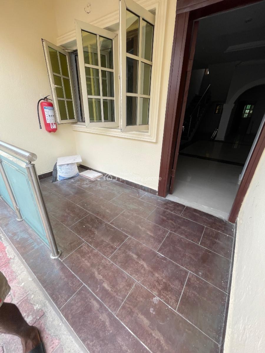 4 Bedroom with Bq Self Serviced, Off Hakeem Dickson, Lekki Phase 1, Lekki, Lagos, Terraced Duplex for Rent