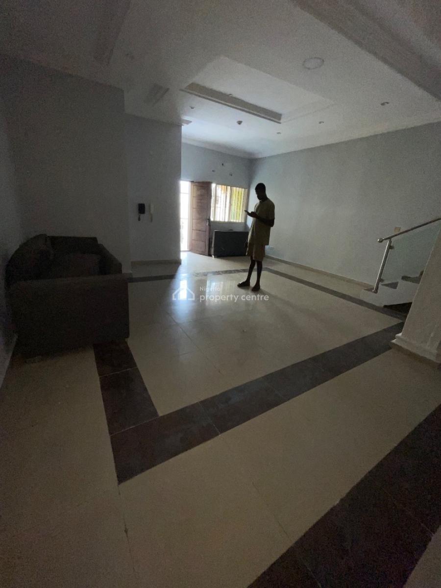 4 Bedroom with Bq Self Serviced, Off Hakeem Dickson, Lekki Phase 1, Lekki, Lagos, Terraced Duplex for Rent