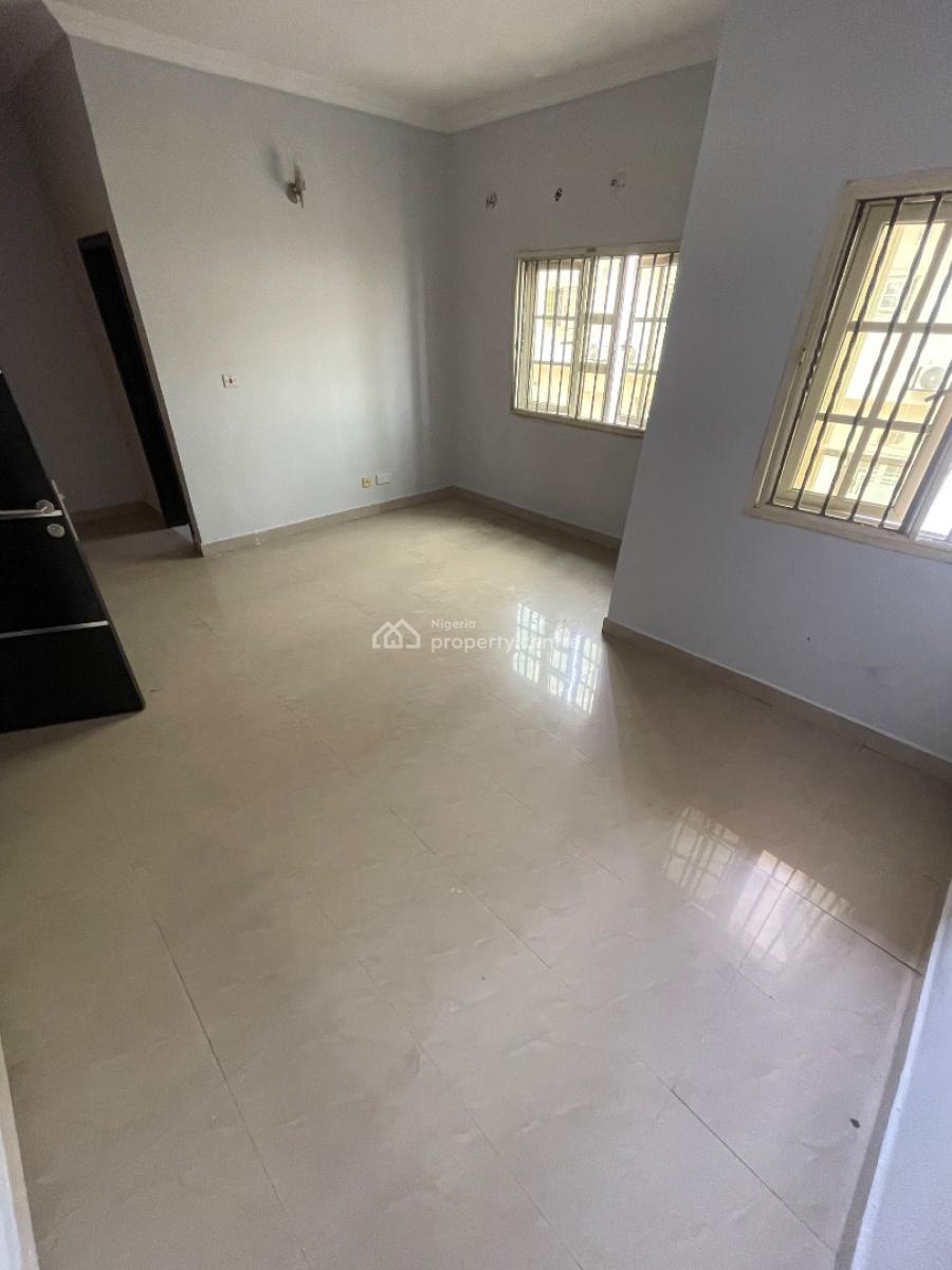 4 Bedroom with Bq Self Serviced, Off Hakeem Dickson, Lekki Phase 1, Lekki, Lagos, Terraced Duplex for Rent
