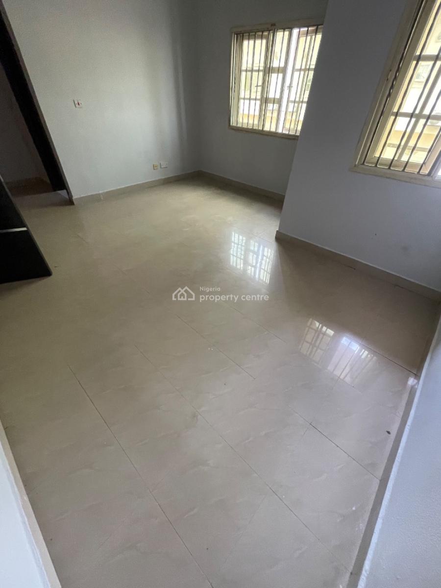 4 Bedroom with Bq Self Serviced, Off Hakeem Dickson, Lekki Phase 1, Lekki, Lagos, Terraced Duplex for Rent