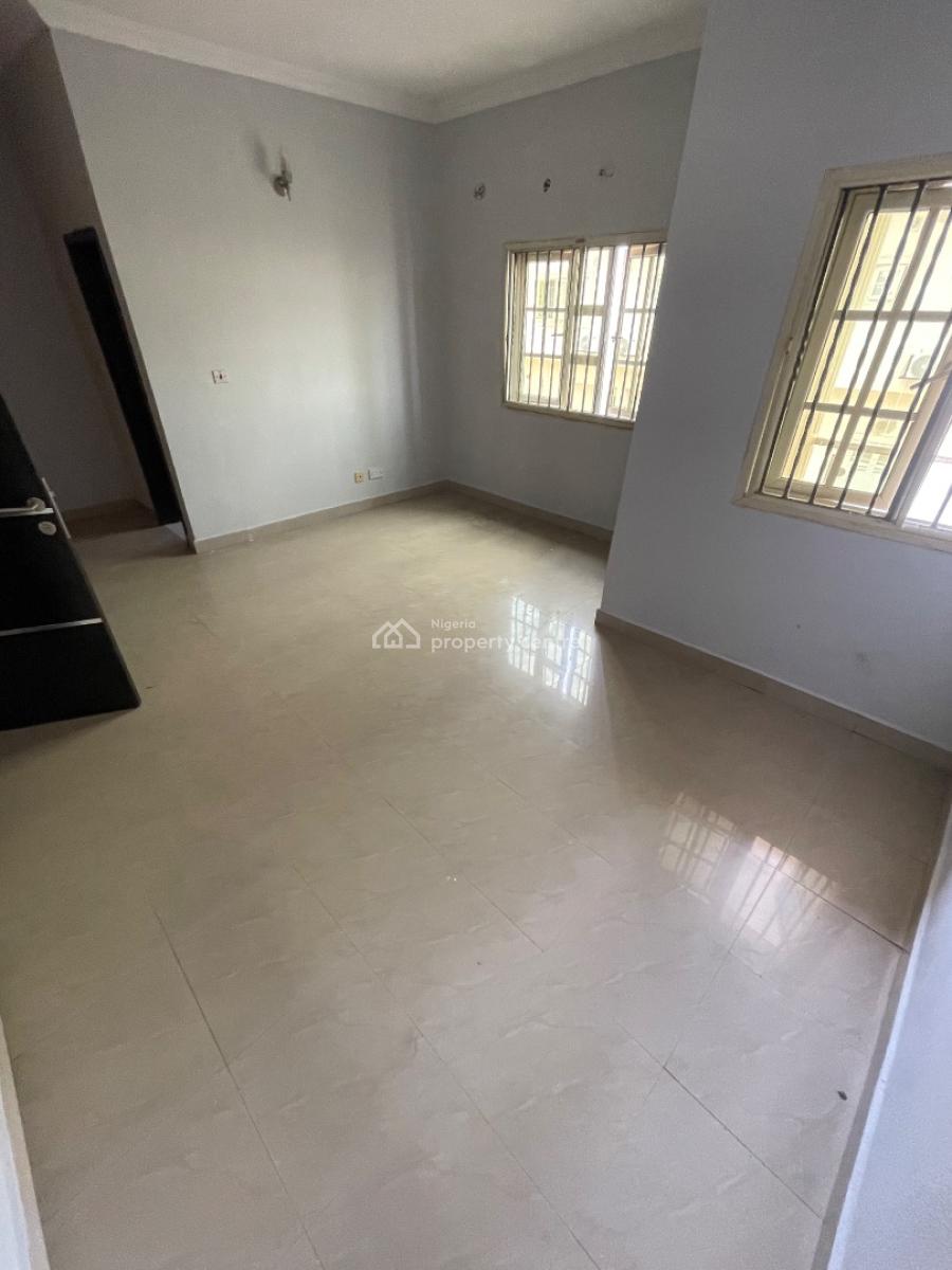 4 Bedroom with Bq Self Serviced, Off Hakeem Dickson, Lekki Phase 1, Lekki, Lagos, Terraced Duplex for Rent