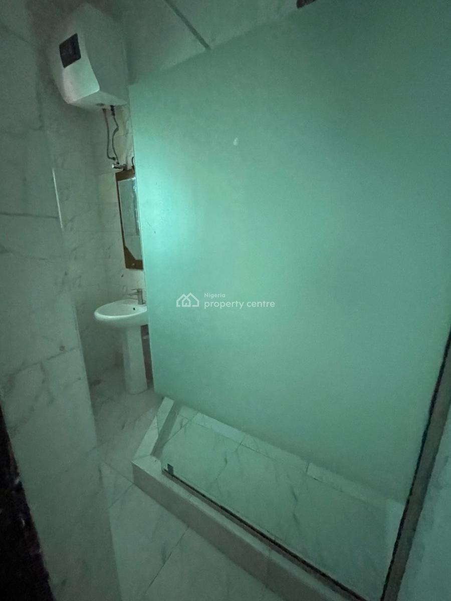 4 Bedroom with Bq Self Serviced, Off Hakeem Dickson, Lekki Phase 1, Lekki, Lagos, Terraced Duplex for Rent