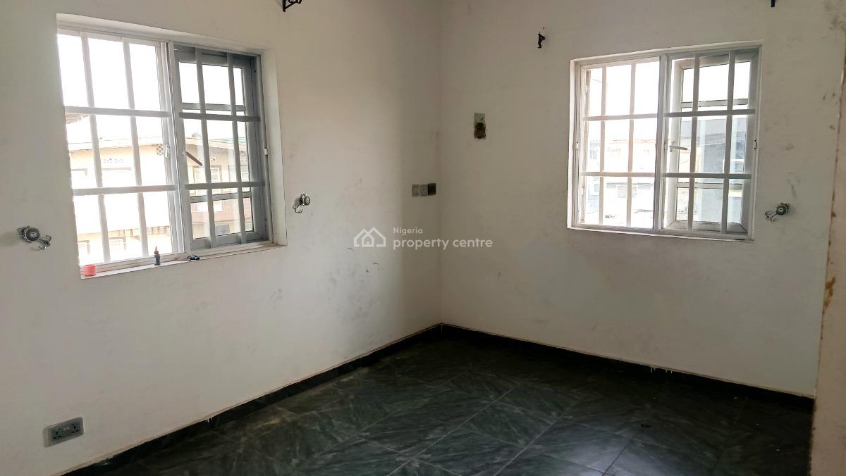 Newly Renovated 2 Bedroom Flat All En-suite, Upstairs, Off Jimoh Balogun Street, Ikosi, Ketu, Lagos, Flat / Apartment for Rent
