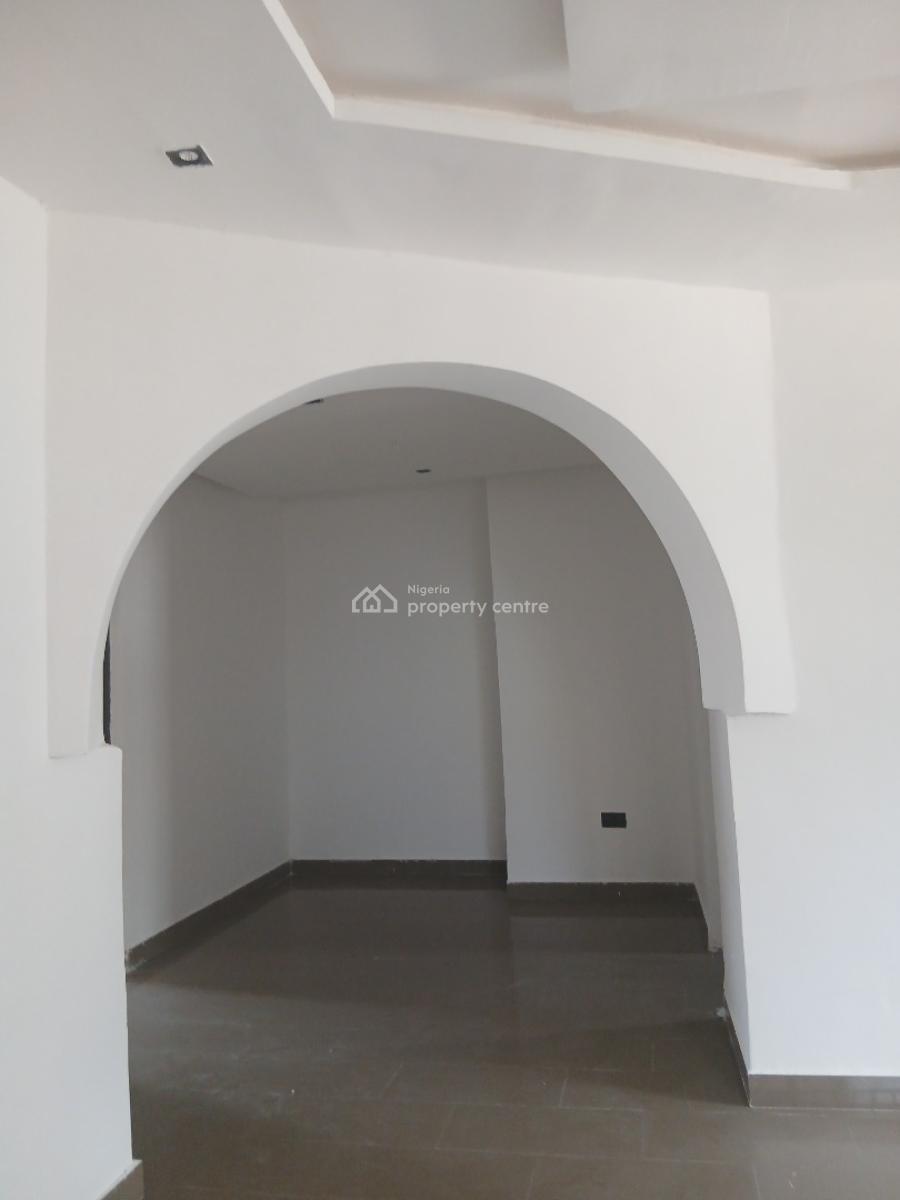 2 Bed Room Flat, Opposite Mayfair Garden Awoyaya, Lekki Expressway, Lekki, Lagos, Flat / Apartment for Rent