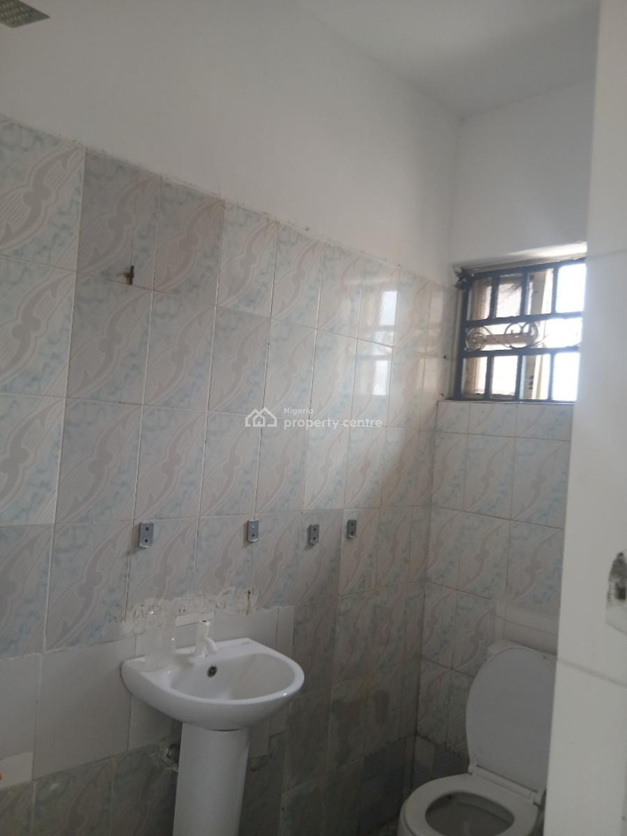2 Bed Room Flat, Opposite Mayfair Garden Awoyaya, Lekki Expressway, Lekki, Lagos, Flat / Apartment for Rent