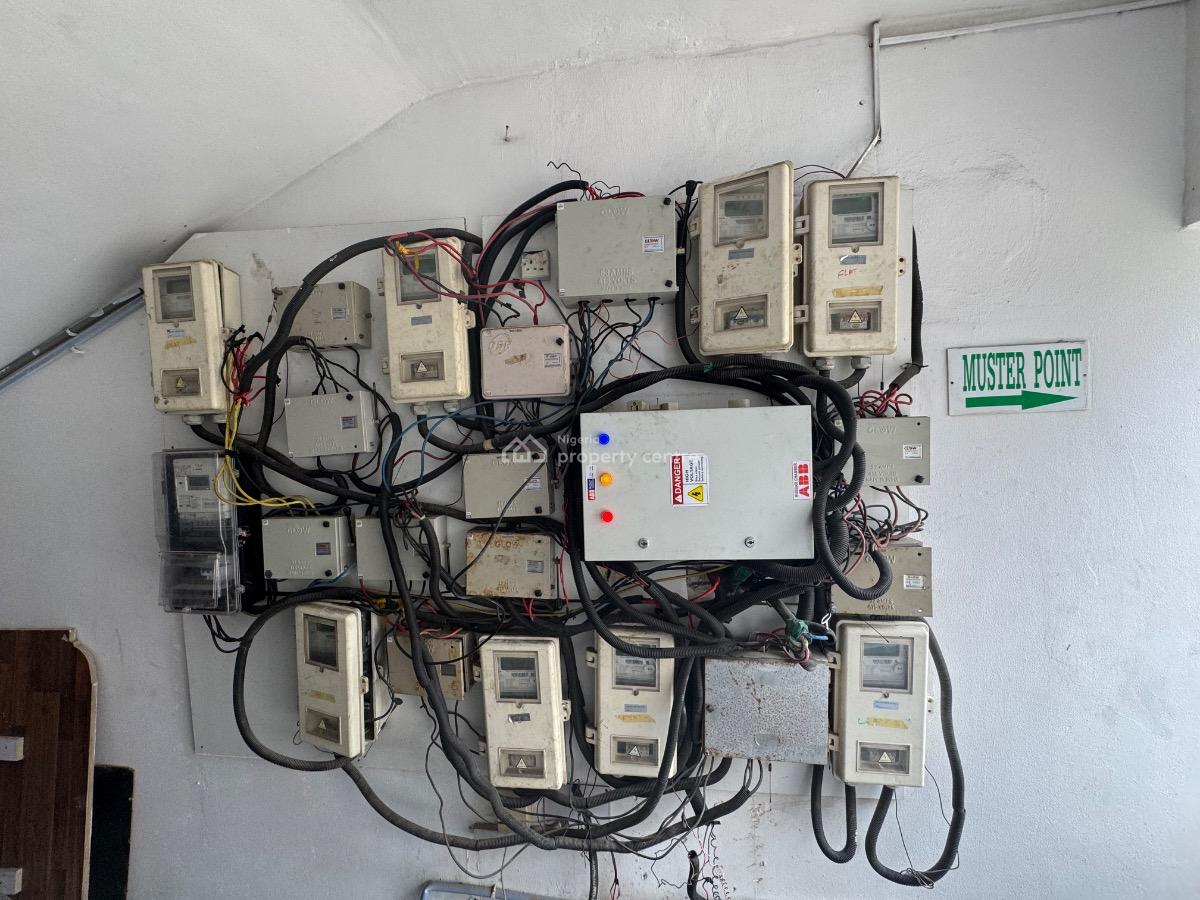 a Serviced 2 Bedroom Flat, Lekki Phase 1., Lekki Phase 1, Lekki, Lagos, Flat / Apartment for Rent