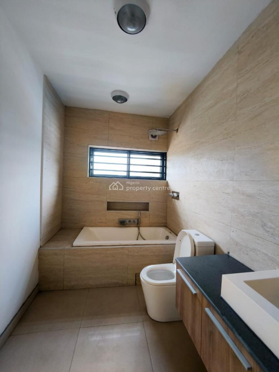 Beautiful Well Renovated 4 Bedroom Townhouse Plus Bq, Chevron, Lekki, Lagos, House for Rent