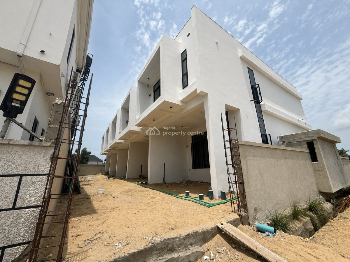 3 Bedroom Terrace Available, Lekki Phase 2, Lekki, Lagos, Terraced Duplex for Sale
