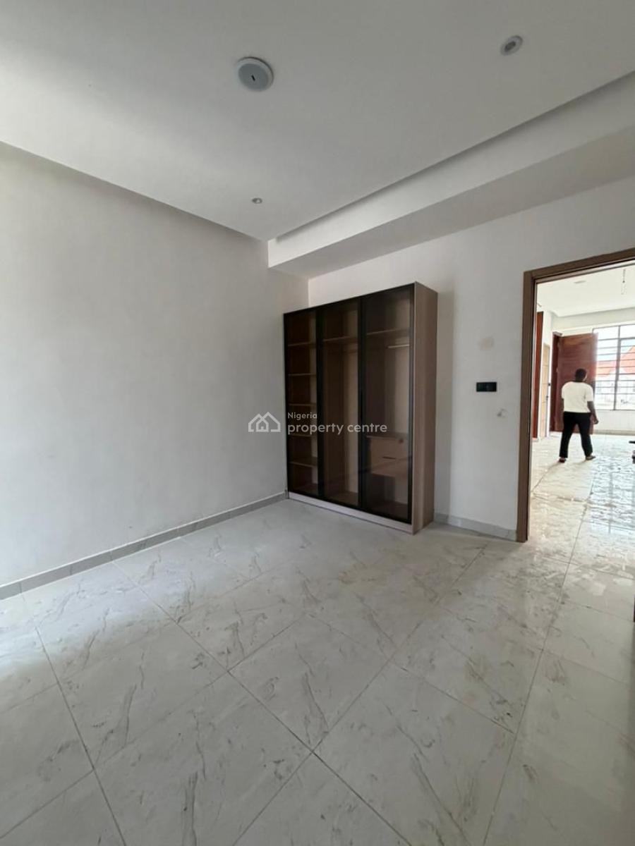 Luxurious & Spacious 2 Bedroom, Off Freedomway, Lekki, Lagos, Flat / Apartment for Rent