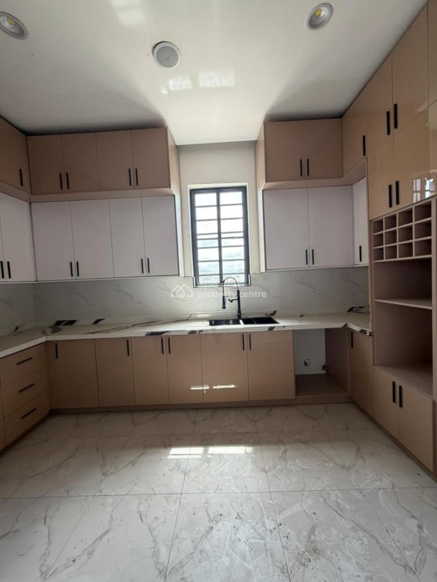 Luxurious & Spacious 2 Bedroom, Off Freedomway, Lekki, Lagos, Flat / Apartment for Rent