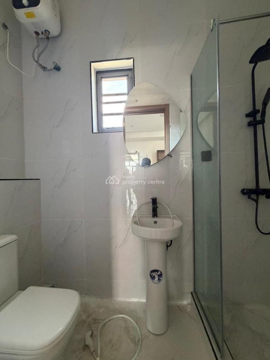 Luxurious & Spacious 2 Bedroom, Off Freedomway, Lekki, Lagos, Flat / Apartment for Rent