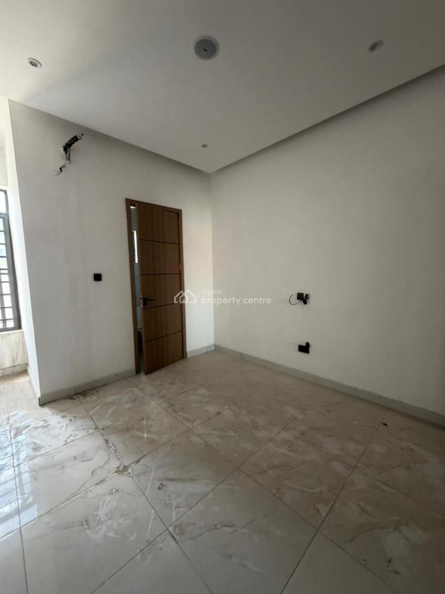 Luxurious 2 Bedroom Apartment, Off Freedomway, Lekki, Lagos, Flat / Apartment for Sale
