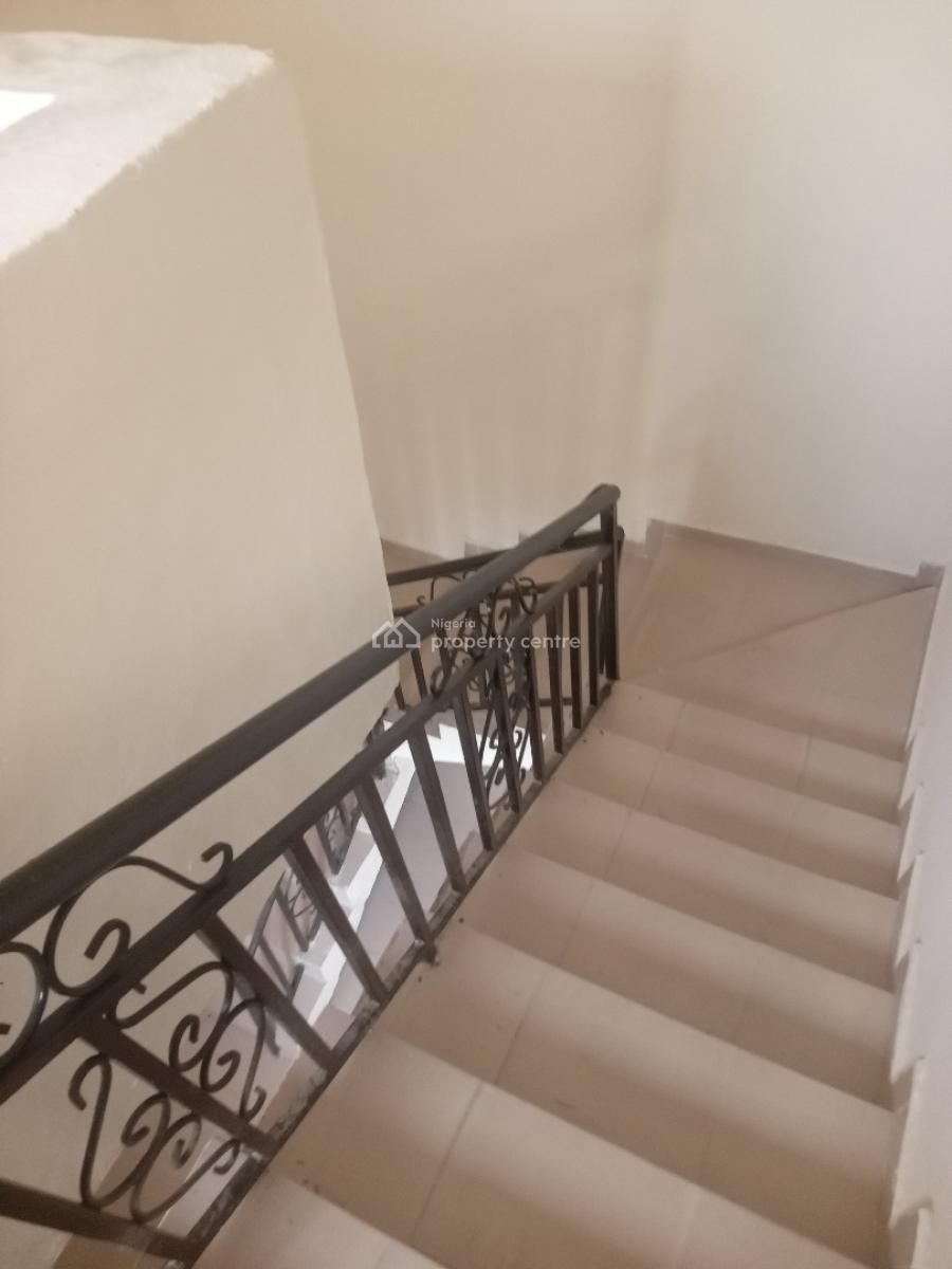 Luxurious Spacious 2bedroom Flat Upstairs, Unity Estate Badore Ajah Lagos, Badore, Ajah, Lagos, Flat / Apartment for Rent
