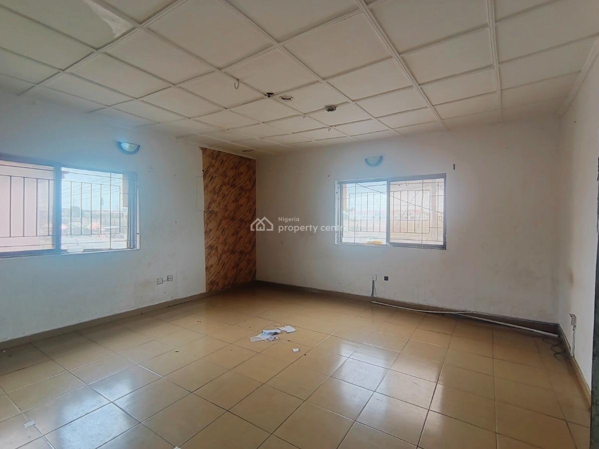 a Room Self Contain, Newroad Bustop, Opposite Chevron, Lekki, Lagos, Self Contain (single Rooms) for Rent