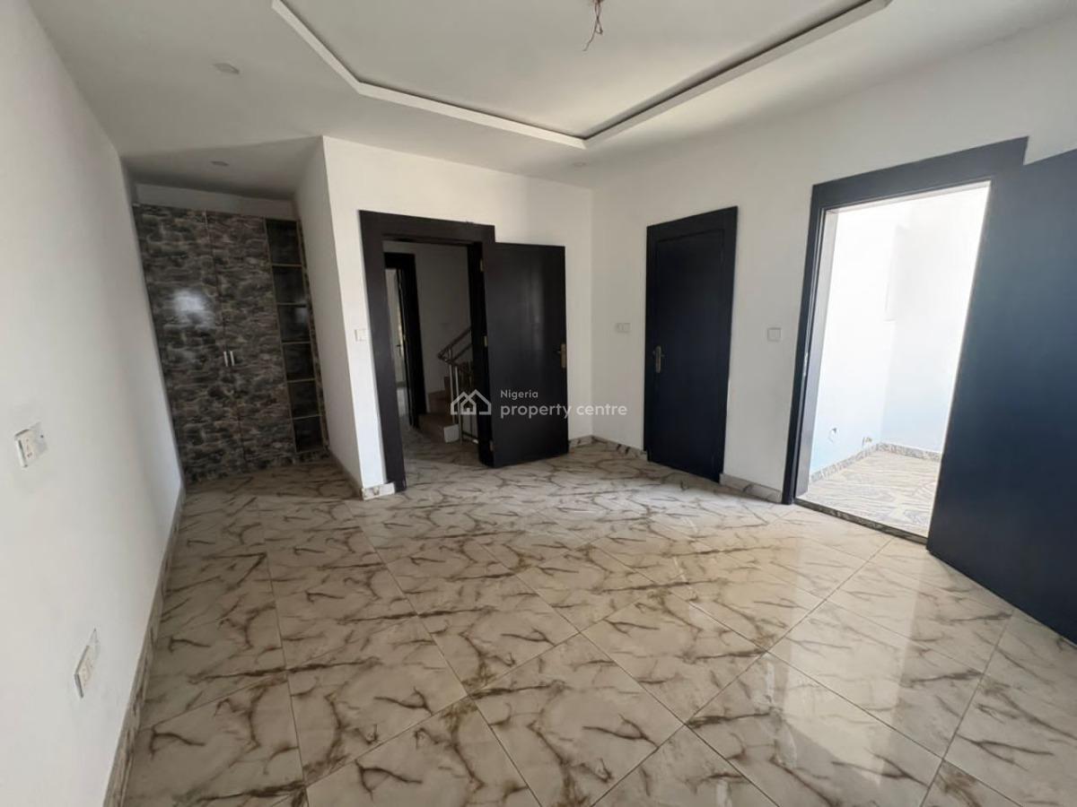 Serviced 4 Bedroom Terrace Duplex, Mobile Road, Ilaje, Ajah, Lagos, Terraced Duplex for Rent