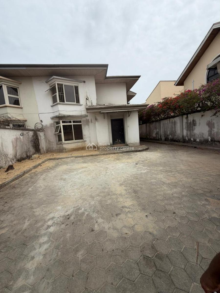a 4bedroom Semi-detached House Is Available, Lekki Phase 1, Lekki, Lagos, Flat / Apartment for Rent