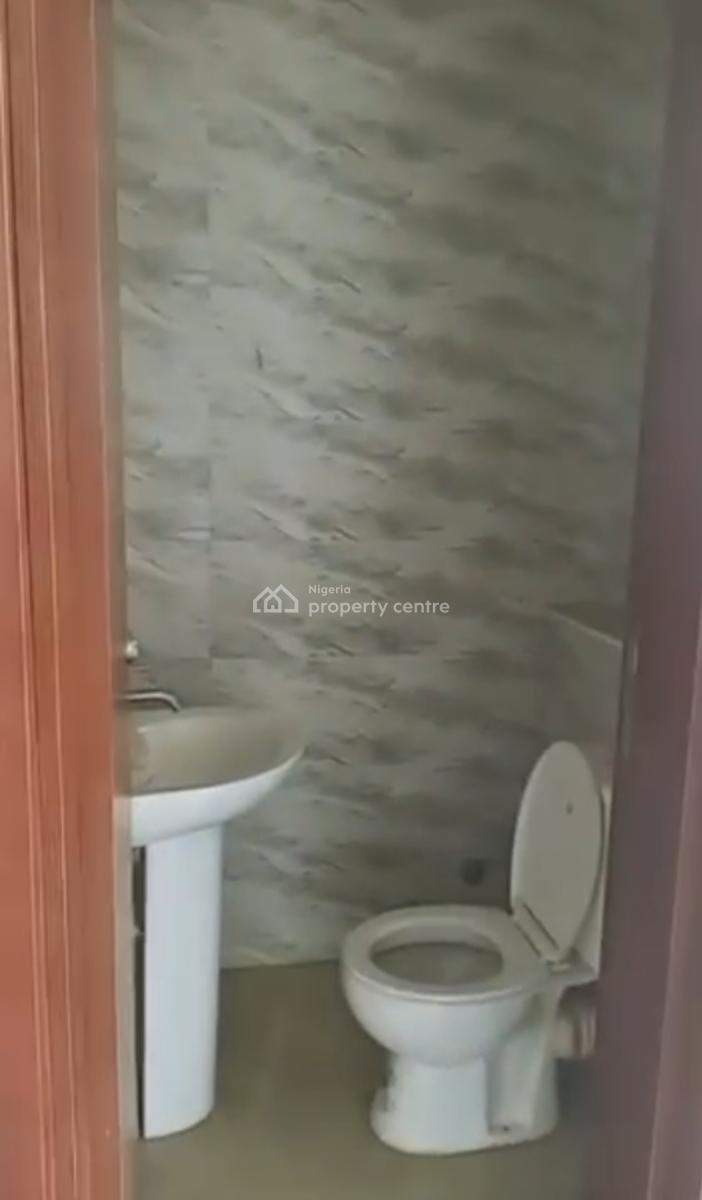 120sqm Office Space on 1st Floor in a Serviced Complex, Mabushi, Mabushi, Abuja, Plaza / Complex / Mall for Rent