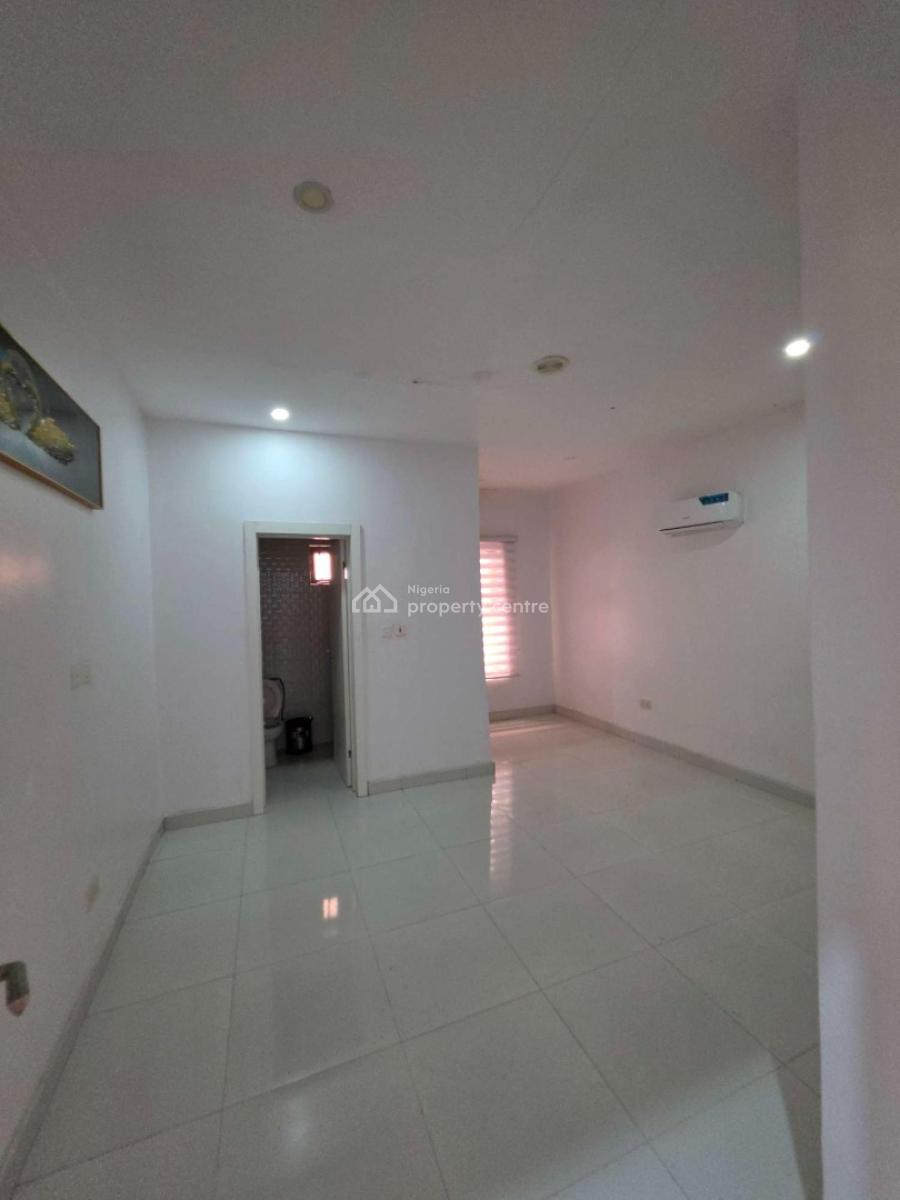 5bedroom Fully Detached Duplex    Amenities:  - [ ] Fitted Kit, Ajah, Lagos, Detached Duplex for Sale