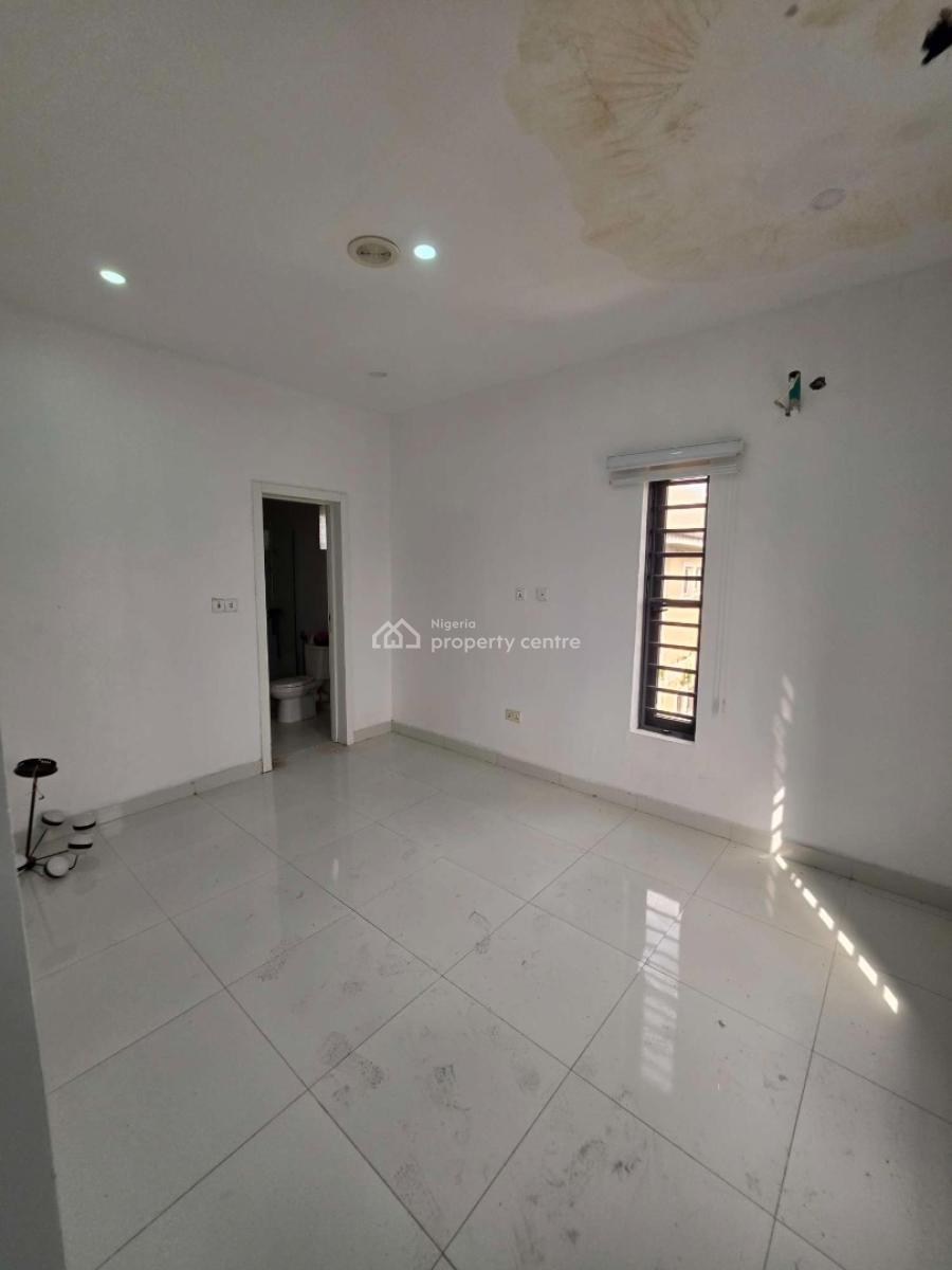 5bedroom Fully Detached Duplex    Amenities:  - [ ] Fitted Kit, Ajah, Lagos, Detached Duplex for Sale