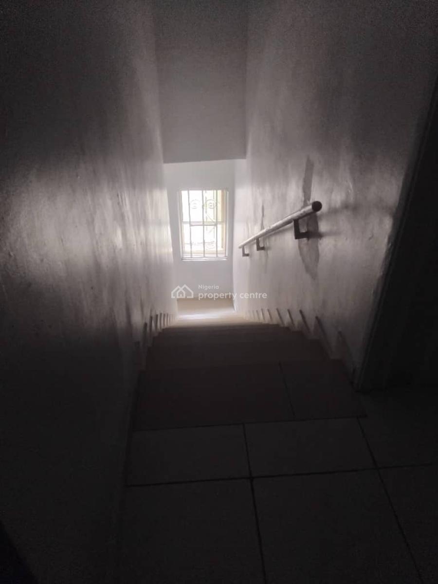 Roomself Contain Upstairs, Atlantic View Estate Alpha Beach Road New Road Bustop Lekki Lagos Stat, Lekki, Lagos, Self Contain (single Rooms) for Rent