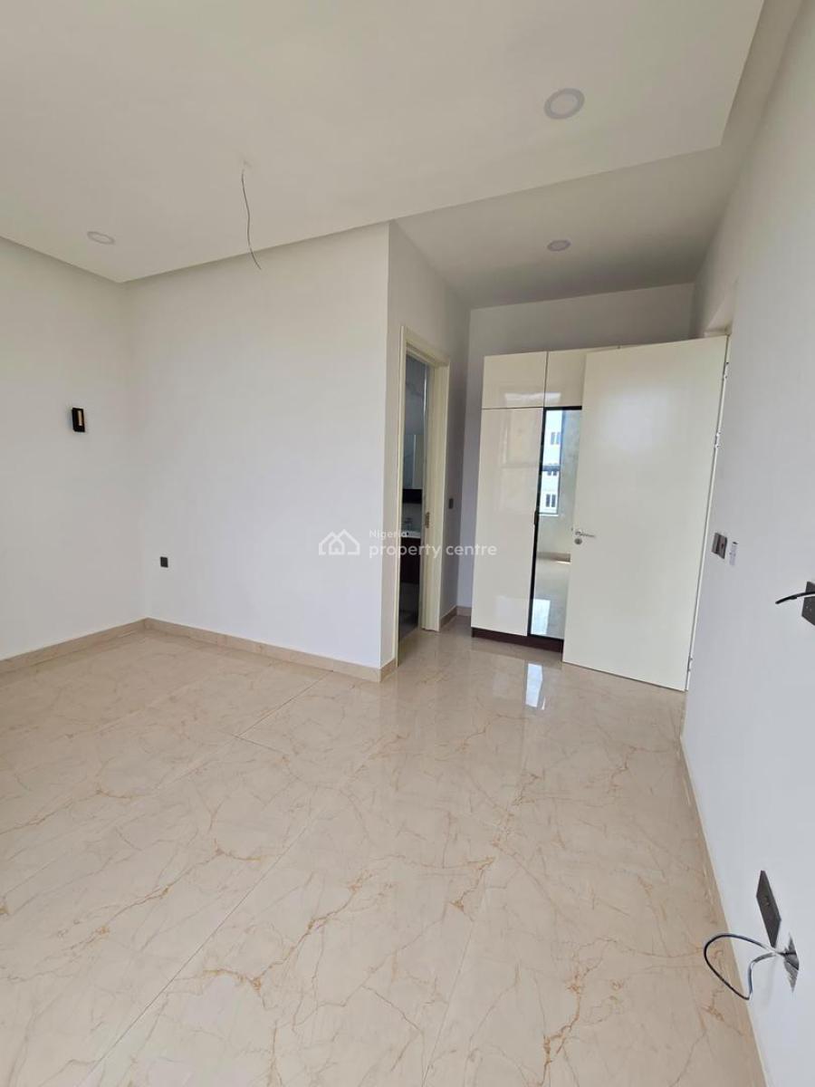 Beautiful 4 Bedroom Maisonette with Boys Quarters in a Secured Estate, Lekki Phase 1, Lekki, Lagos, Flat / Apartment for Sale