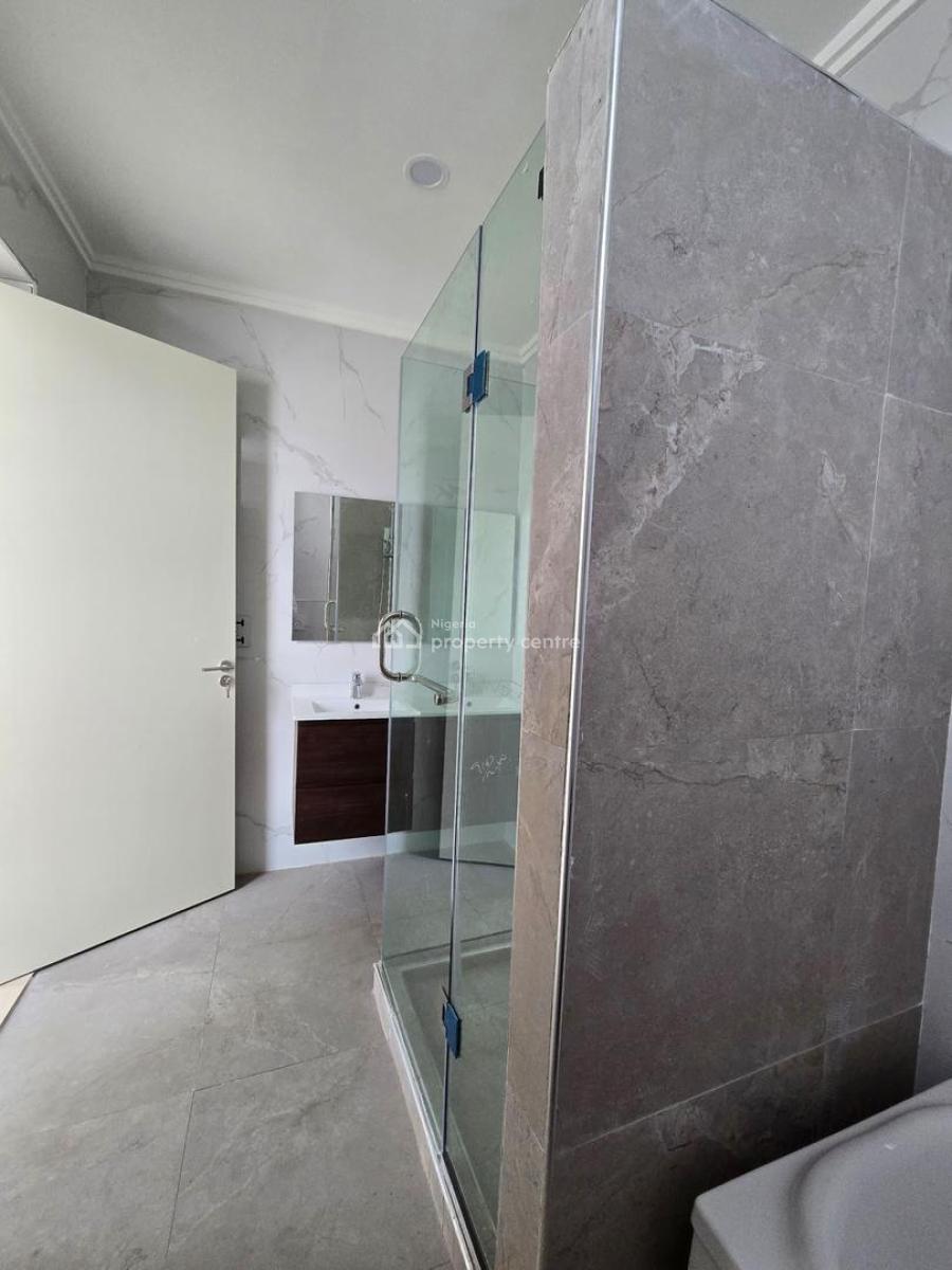 Beautiful 4 Bedroom Maisonette with Boys Quarters in a Secured Estate, Lekki Phase 1, Lekki, Lagos, Flat / Apartment for Sale