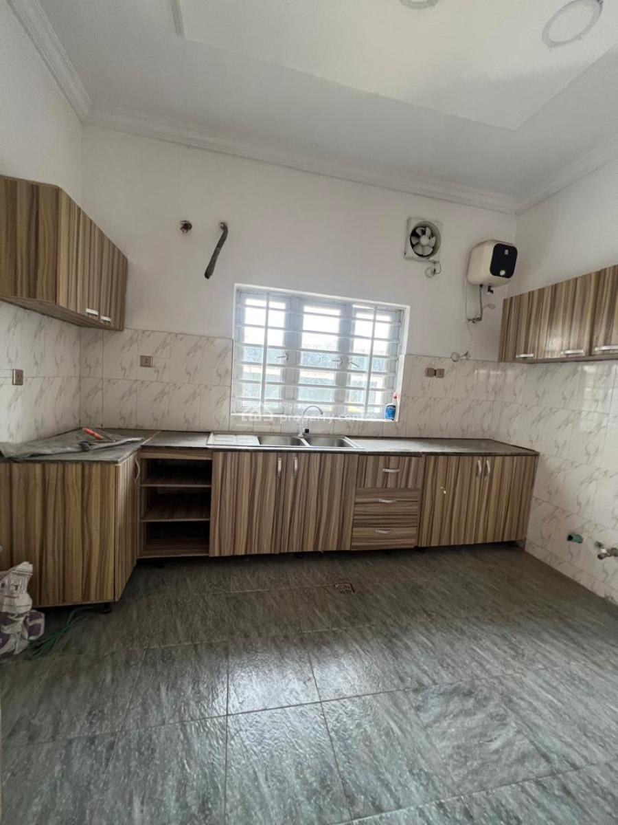 Luxurious, Standard, and Very Spacious  Studio Apartment Upstairs, Ikota Lekki, Ajah, Lagos, Flat / Apartment for Rent