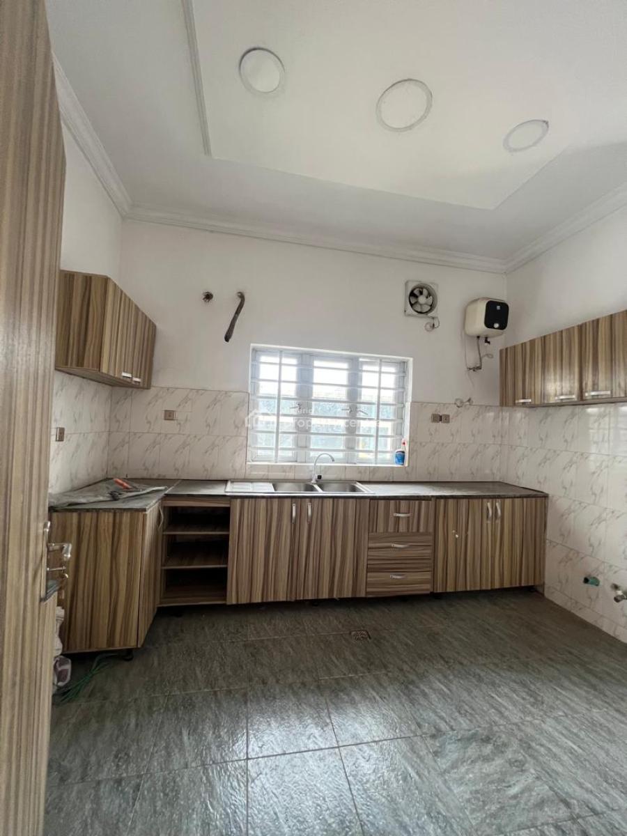 Luxurious, Standard, and Very Spacious  Studio Apartment Upstairs, Ikota Lekki, Ajah, Lagos, Flat / Apartment for Rent