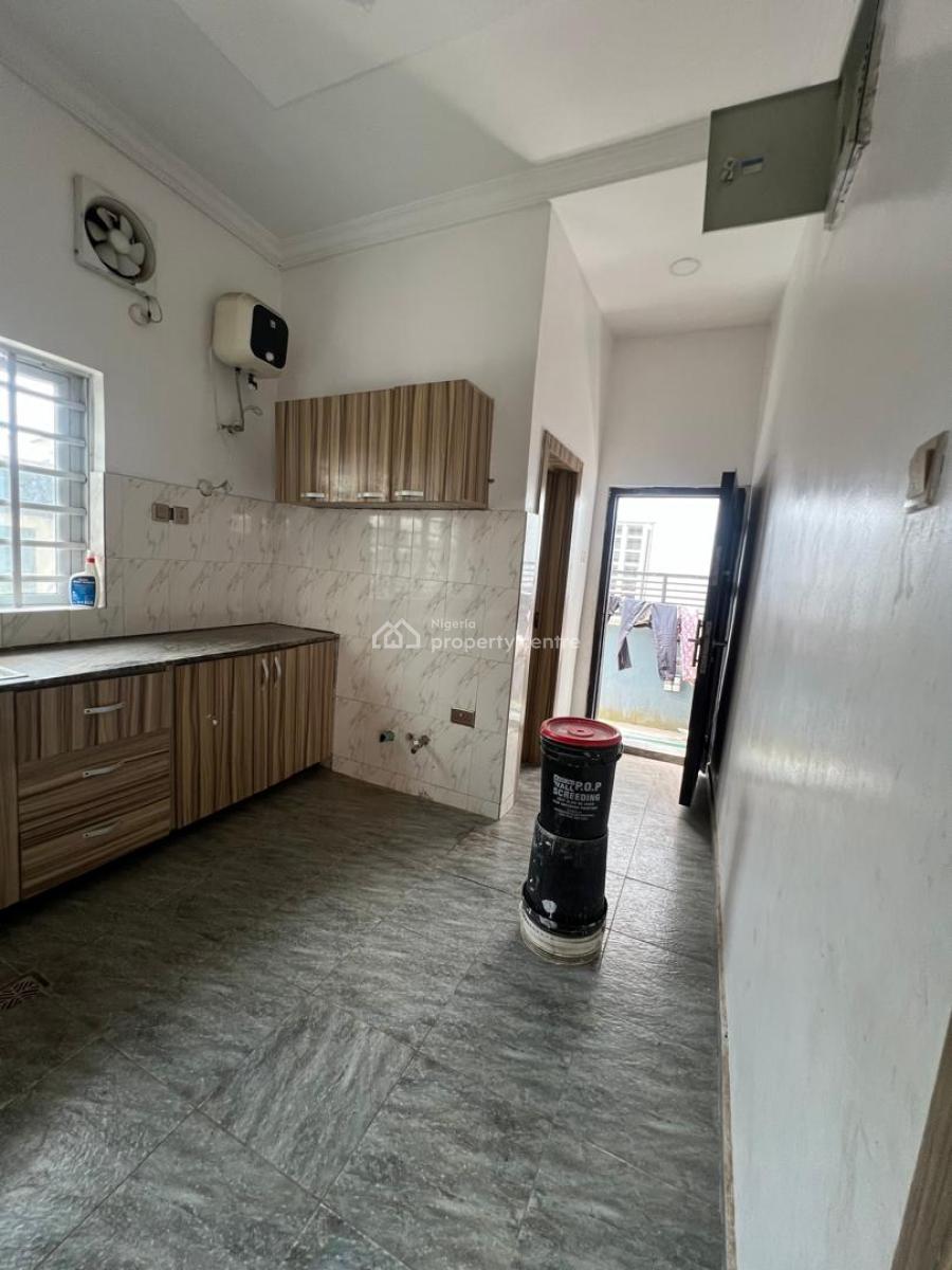 Luxurious, Standard, and Very Spacious  Studio Apartment Upstairs, Ikota Lekki, Ajah, Lagos, Flat / Apartment for Rent