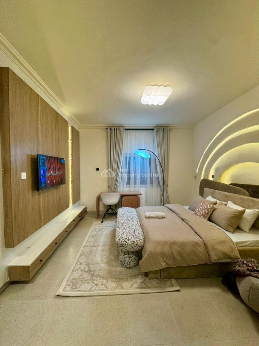 Spectacular 3 Bedrooms Apartment, Freedom Way, Lekki Phase 1, Lekki, Lagos, Flat / Apartment Short Let