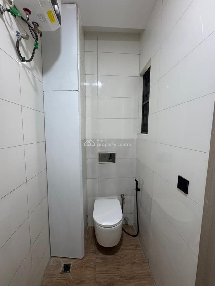 Lovely 3 Bedroom Furnished Apartment W/ Solar, Elevator, Gym, Pool, Lekki Phase 1, Lekki, Lagos, Flat / Apartment for Sale