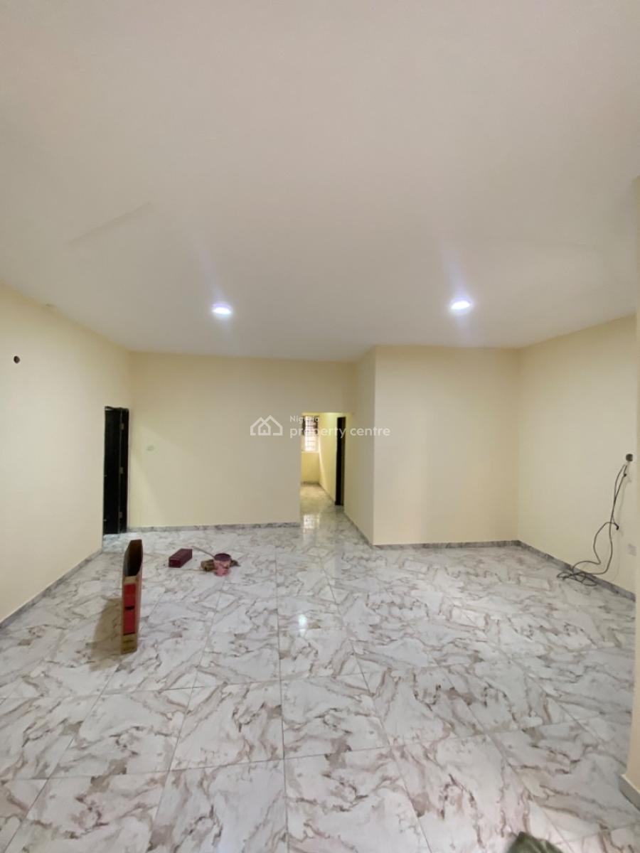 Spacious 3 Bedroom Apartment Upstairs, Osapa London, Osapa, Lekki, Lagos, Flat / Apartment for Rent