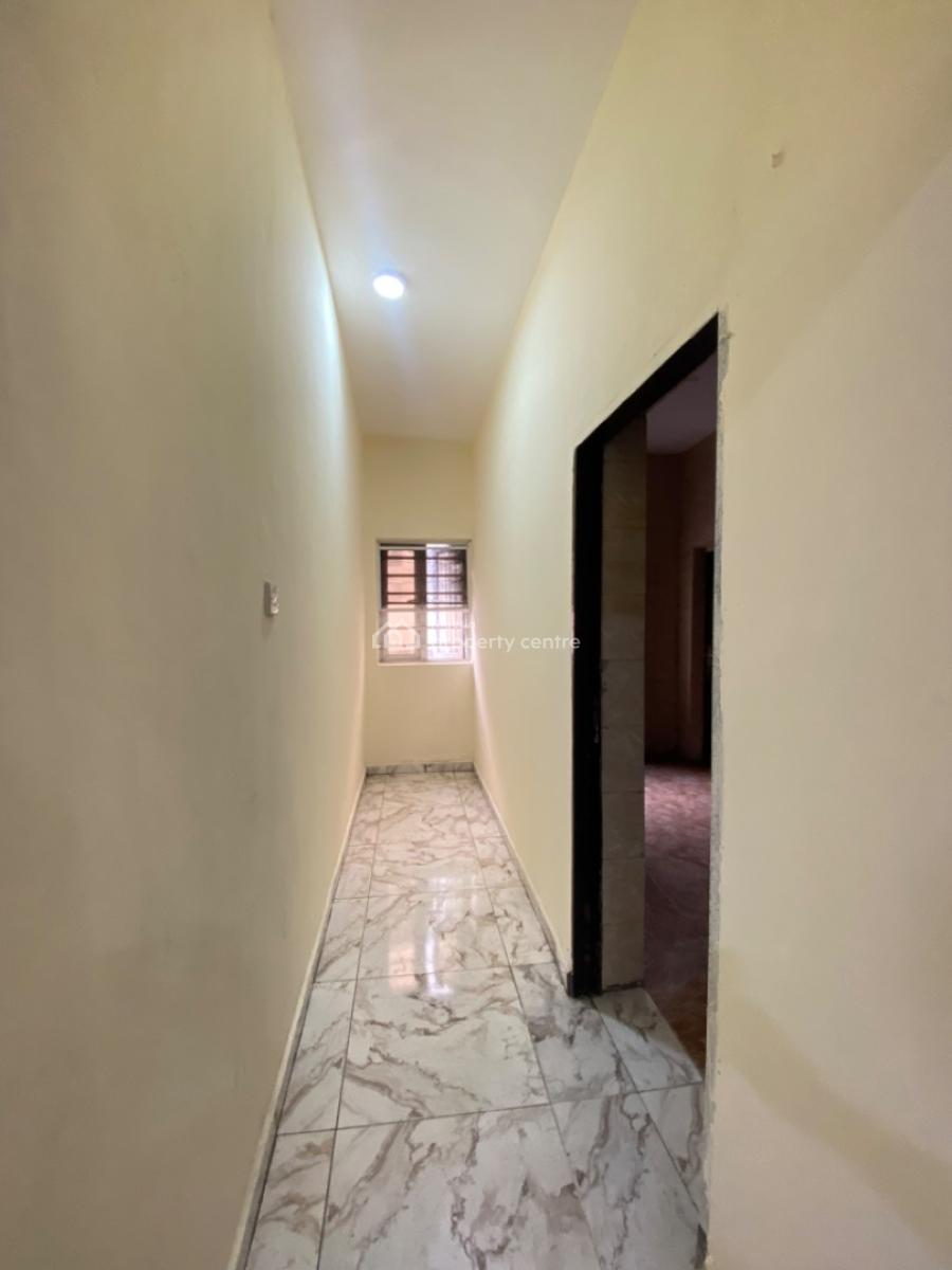 Spacious 3 Bedroom Apartment Upstairs, Osapa London, Osapa, Lekki, Lagos, Flat / Apartment for Rent