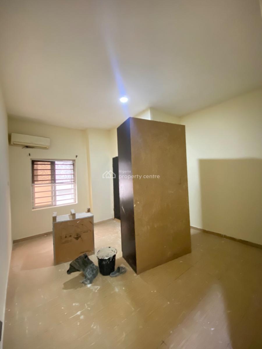 Spacious 3 Bedroom Apartment Upstairs, Osapa London, Osapa, Lekki, Lagos, Flat / Apartment for Rent