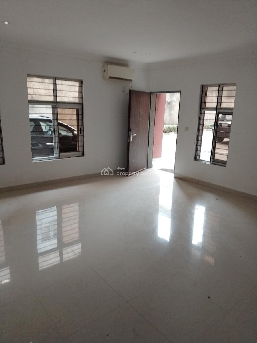 Standard Serviced Mini Flat with 2 Toilet Acs Swimming Pool ,gym., Off Admiralty Road, Lekki Phase 1, Lekki, Lagos, Flat / Apartment for Rent