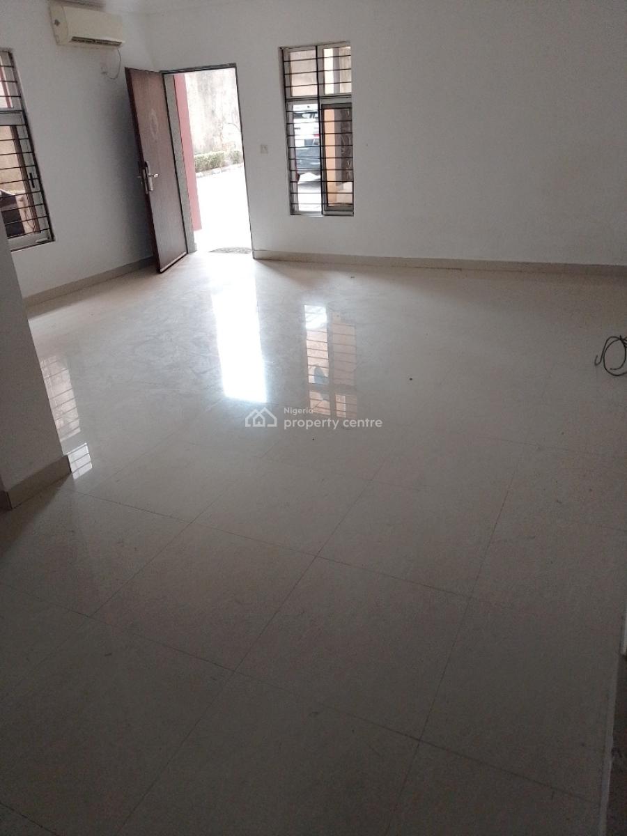Standard Serviced Mini Flat with 2 Toilet Acs Swimming Pool ,gym., Off Admiralty Road, Lekki Phase 1, Lekki, Lagos, Flat / Apartment for Rent