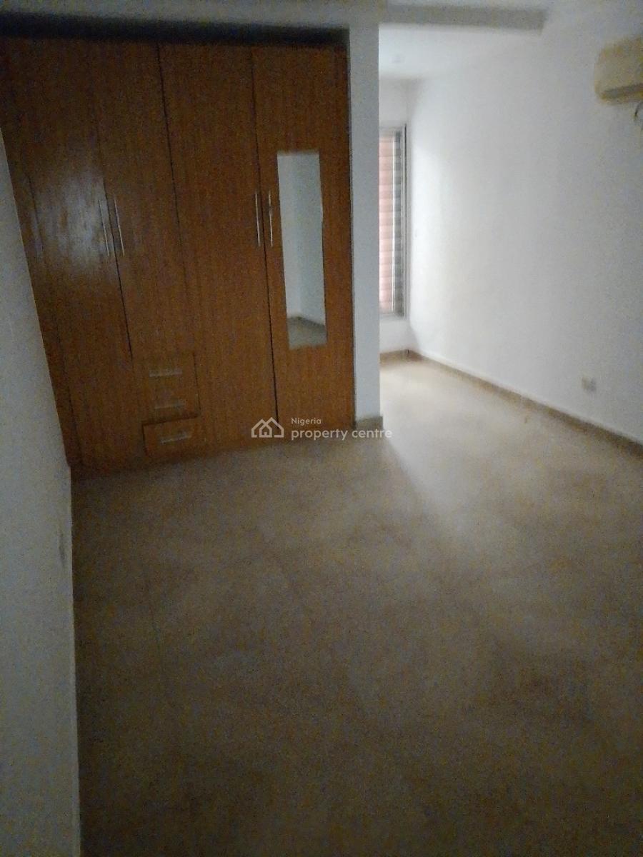 Standard Serviced Mini Flat with 2 Toilet Acs Swimming Pool ,gym., Off Admiralty Road, Lekki Phase 1, Lekki, Lagos, Flat / Apartment for Rent